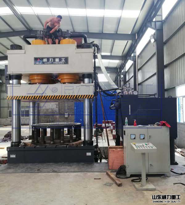 5000噸三梁四柱油壓機(jī)(YW32-5000T)四柱液壓機(jī)