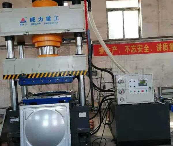 不銹鋼水箱成型液壓機
