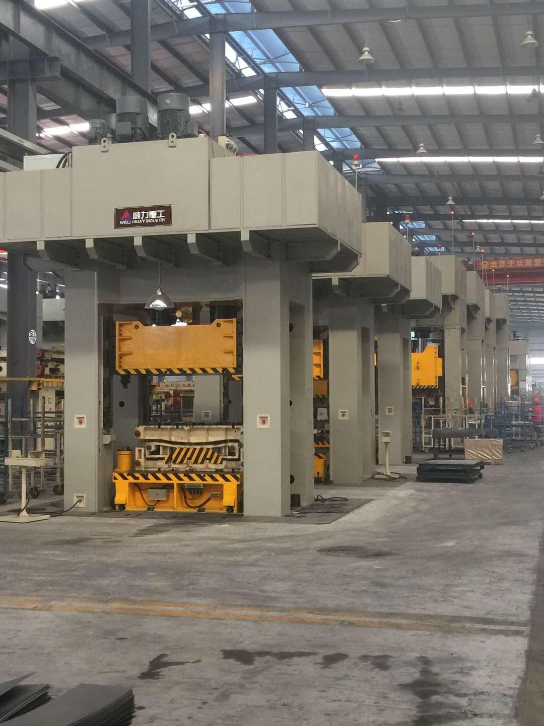 YW96K汽車電動(dòng)車車架模壓成型框架式液壓機(jī)